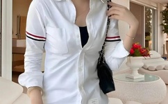 坐在老师的棒棒上写作业